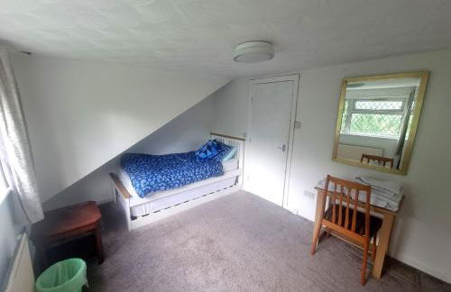 3 Bedroom House Ideal for Work Family Short or Long Term Stays Easy Access to Manchester Oldham Halifax Bury - Foto 49