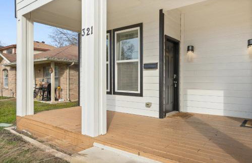3BR Duplex - Walk to Bishop Arts - Fenced Yard - Foto 23