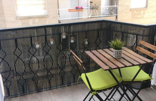 Apartamento a 50 mts playa con piscina en Blanes muy céntrico y acogedor. - Photo 4