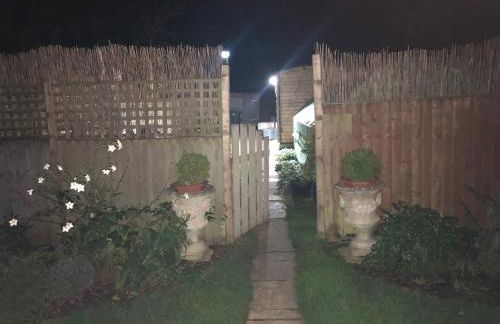 Cosy Garden Log Cabin - Photo 19