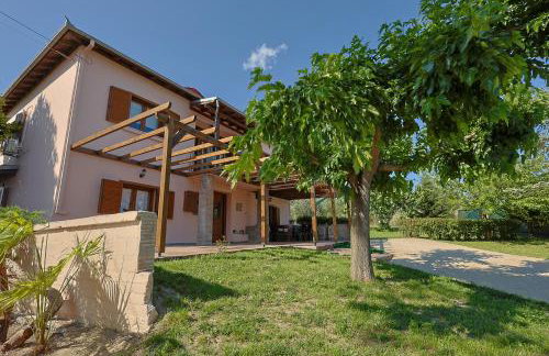 VILLA PEPONI Spacious Traditional Villa with Garden - BBQ & Private Parking - Photo 63