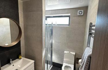 Spacious 3-Bedroom Chalet on Country Estate near Glasgow - sleeps 6 - Photo 7