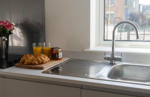 Crossways - a modern two bedroom village apartment close to cheltenham - Photo 25