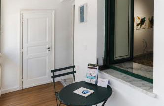 Manis Suite Apartment - Photo 21