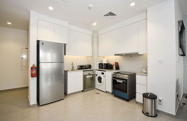 Elegant 3 BR Dubai South - Photo 45