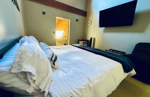 Sequoia Cabin by the River - Photo 58