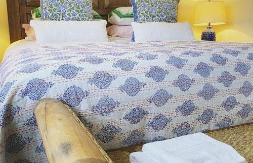 The Pelican Room-converted Cart Lodge near airport - Photo 27