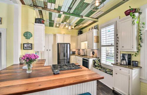 Walk to Beach! Group-Friendly Galveston Hideaway - Foto 11