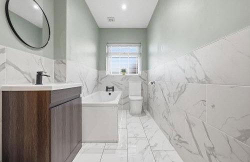 2 Royal Serviced Apartments, Ground Floor, two Bed,Fast Wifi - Space - Foto 10