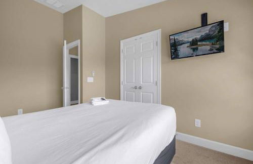 Sunny Summer in FL - Relax in a TownHome by Disney! - Foto 19