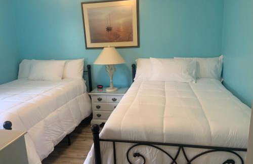 Cheerful two bedroom house 1.5 miles from beach. - Foto 8