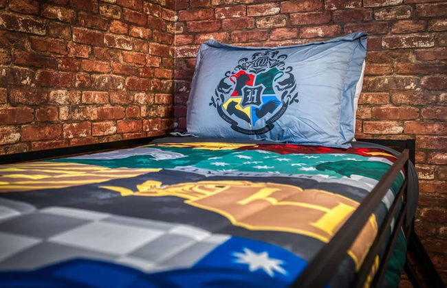 Modern Decorated Home With Mickey Themed Bedrooms - Foto 43