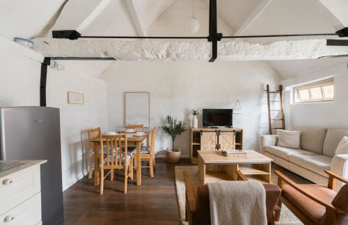 Cosy Cotswolds Cottage Farm Stay - Shepherds Rest - Photo 35