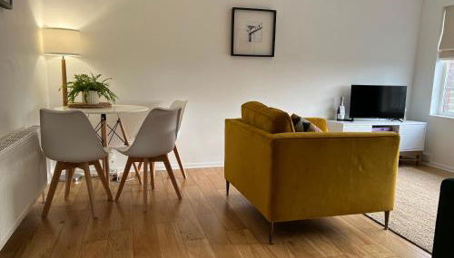 Holywood Halt - Foto 3