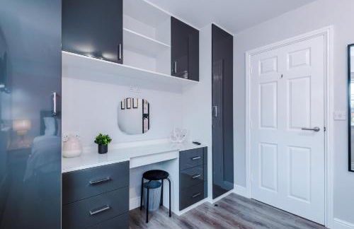 NEW! Incredible Home In Northwich By 53 Degrees Property, Perfect For Groups, FREE Parking! - Photo 29