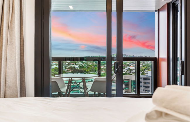 Stunning Ellerslie Apartment + Private Balcony! - Foto 9