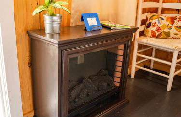 Cottage 7 - Stand Alone Queen Bed Child Loft w Twin Private Bath Kitchenette Pets Allowed Fee applies - Foto 7