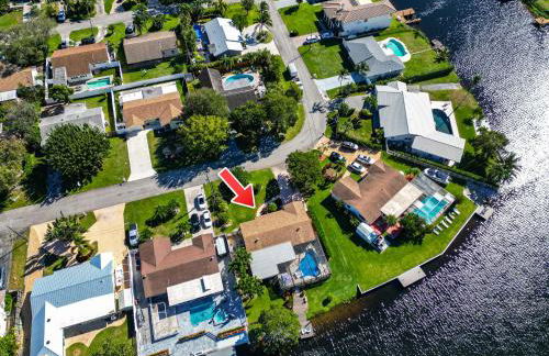 VacationSunwind Delray home! Water Front Pool Dock near Beach - Foto 41
