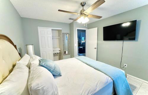 Main Villa 15 mins from Theme Parks & MCO - Foto 11