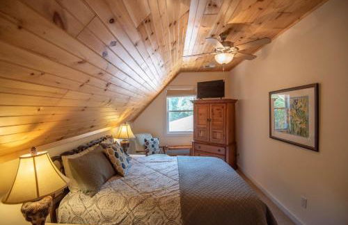 Retriever Beach - New River-frontage with Your Own Private Beach! Fire Pits - Games and More! - Foto 26