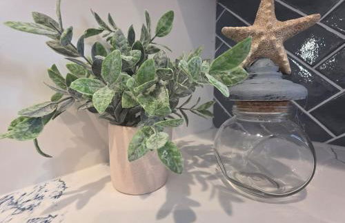 The Blue Sapphire 3BR 3BA Luxury Lakefront Home on Mineola Bay Stunning Views on Chain O Lakes - Photo 8