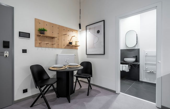 HONEST Karlín - Foto 45