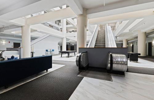 Indy Urban Nest - Sleeps 8 - Skywalk Access - Convention Center - Stadium - Foto 18