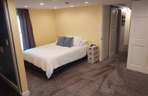 South Haven Getaway -Close to Beach & Town - Foto 34