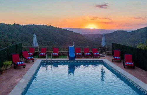 21 Sleeps Private Pool Villa & BBQ Near Barcelona - Foto 80