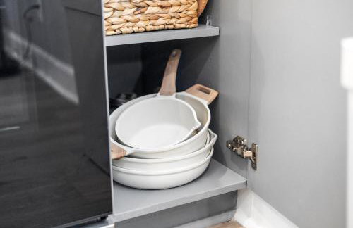 New suite with full Kitchen and Livingroom Dallas - Photo 17