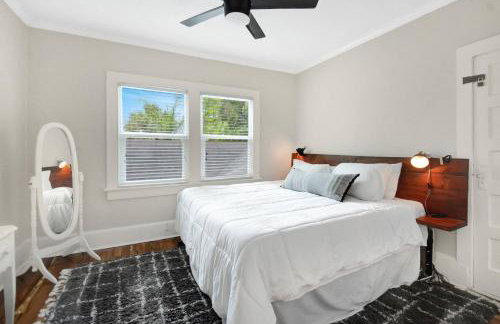 Apothecary - Upper Unit Downtown 2BR - Foto 16