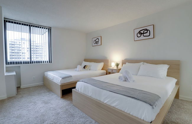 Convenient Apt Near Airport - Photo 9