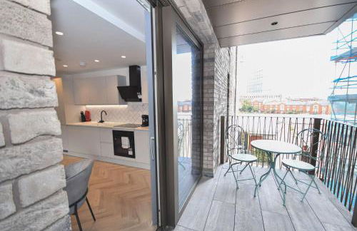 Modern 2 Bed Flat in Central Manchester w Balcony - Foto 32