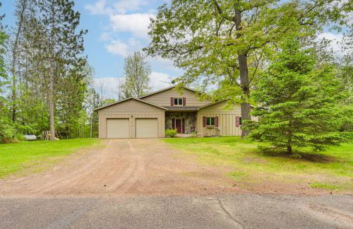 Lakeside Spooner Home with Game Room and Views! - Foto 41