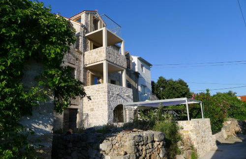 Stone House Nana - Photo 1