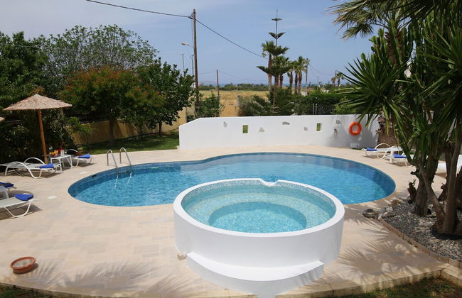 Xenos Villa 2 With 5 Bedrooms Private Swimming Pool, Near the sea - Foto 23