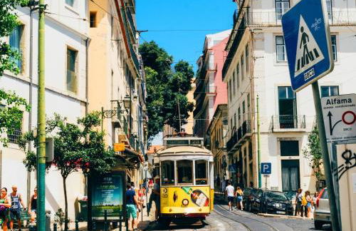 Alfama with Private Patio & Barbecue - Foto 28