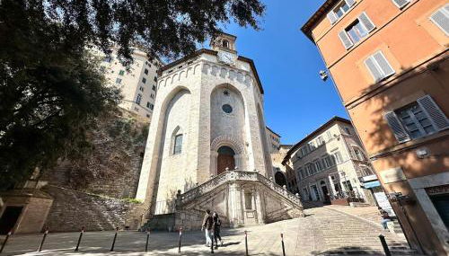 Prestige and comfort in the center of Perugia and views - Foto 3