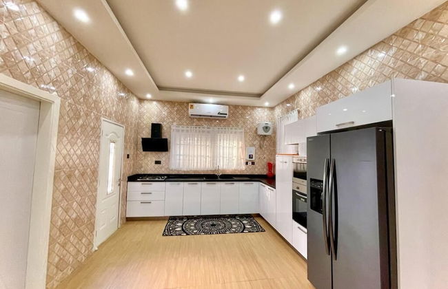 Empire Bay Beach Villa - Photo 5