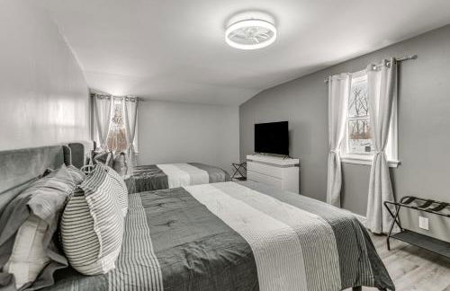 Newly Remodeled! Upscale Home in Buffalo Suburbs - Foto 17