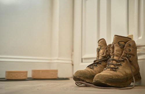 Cosy 2BR Cottage Steps to Town & Peak District - Photo 22