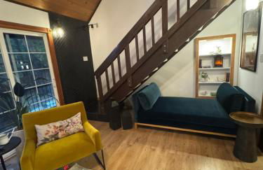 Modern Peaceful Nordic Cabin Near Lake with Pickleball-Basketball Court - Foto 18