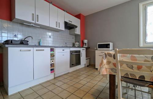 Appartement Spacieux avec Jardin Privatif, Proche du Puy-en-Velay et d'un Golf, WiFi Inclus - FR-1-582-286 - Foto 9