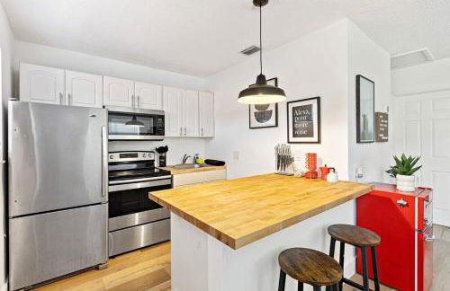 Lovely 2 BR Condo With Free Parking on Premises - Foto 39