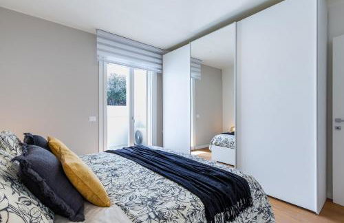 Colombo Palace - viale colombo 358 - Photo 60