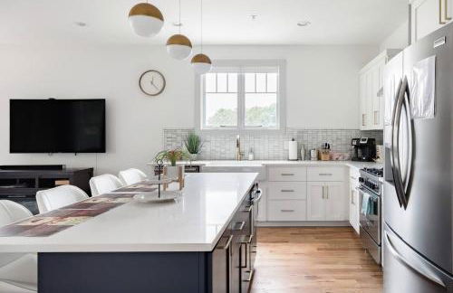 Brand New Luxury Home near Downtown - Foto 15