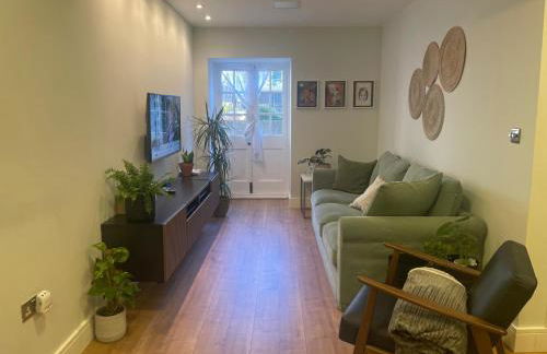 2 beds by Tower Bridge, Walk to Sights & Dining - Photo 19