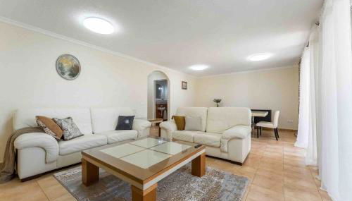 4 Bedroom Villa with Jacuzzi, heated Swimmingpool, front Ocean and view ! - Foto 4
