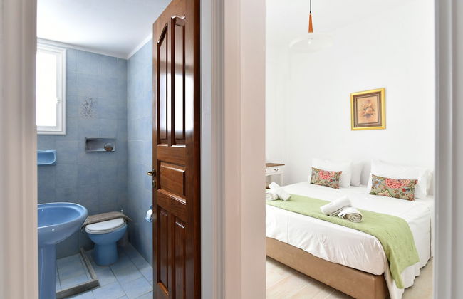 Hara Studios and Apartments - Photo 10