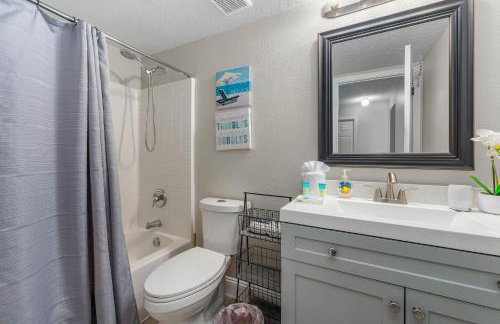 4BR w Heated Pool near Disney & Lake - Sleeps 10 - Foto 31